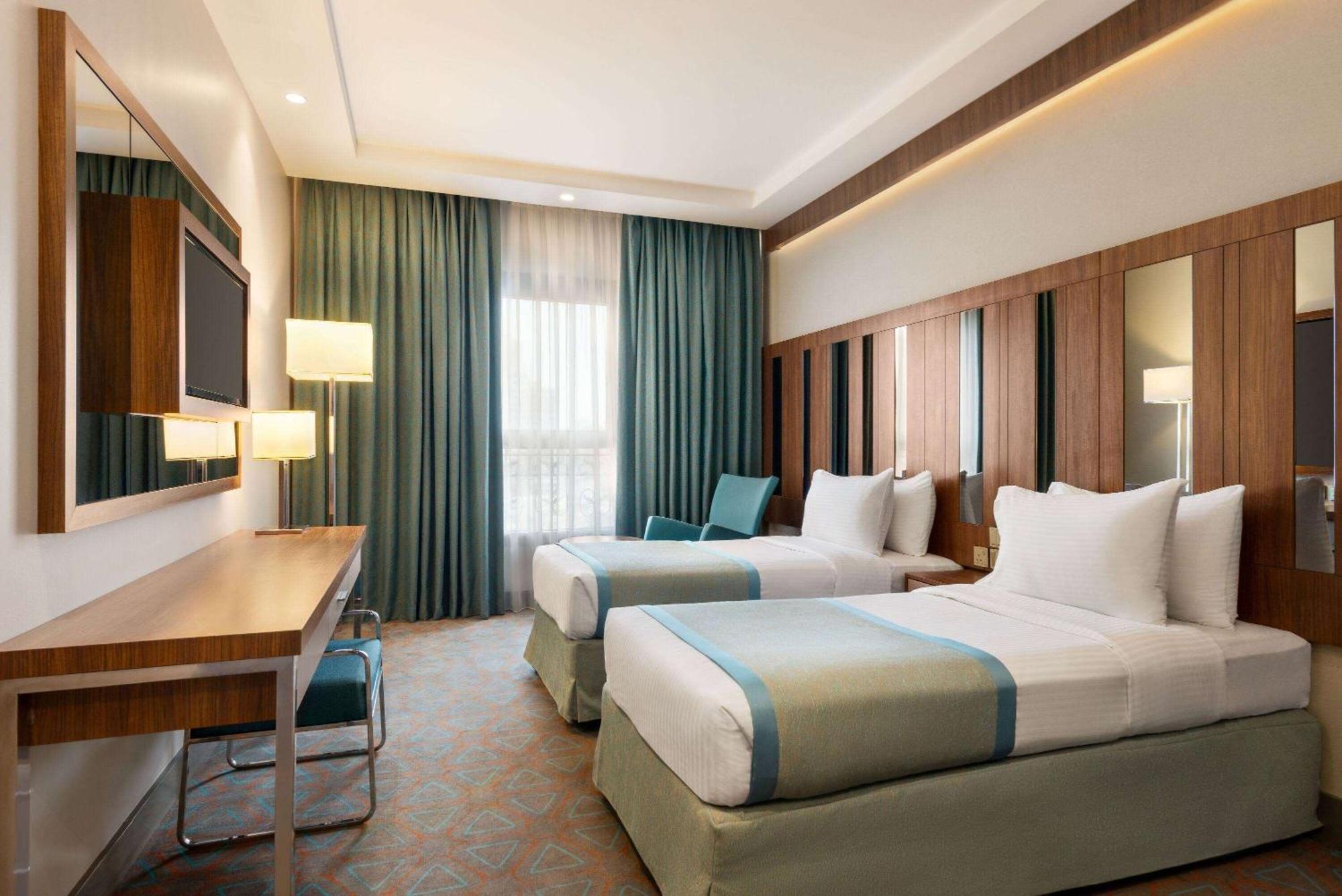 Ramada By Wyndham Makkah Zad Al Tayseer Mecca Екстер'єр фото
