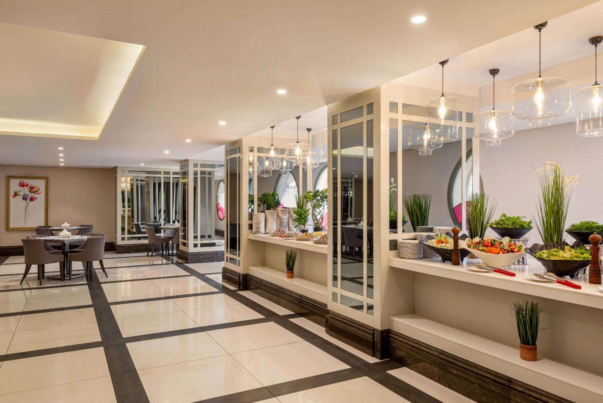Ramada By Wyndham Makkah Zad Al Tayseer Mecca Екстер'єр фото